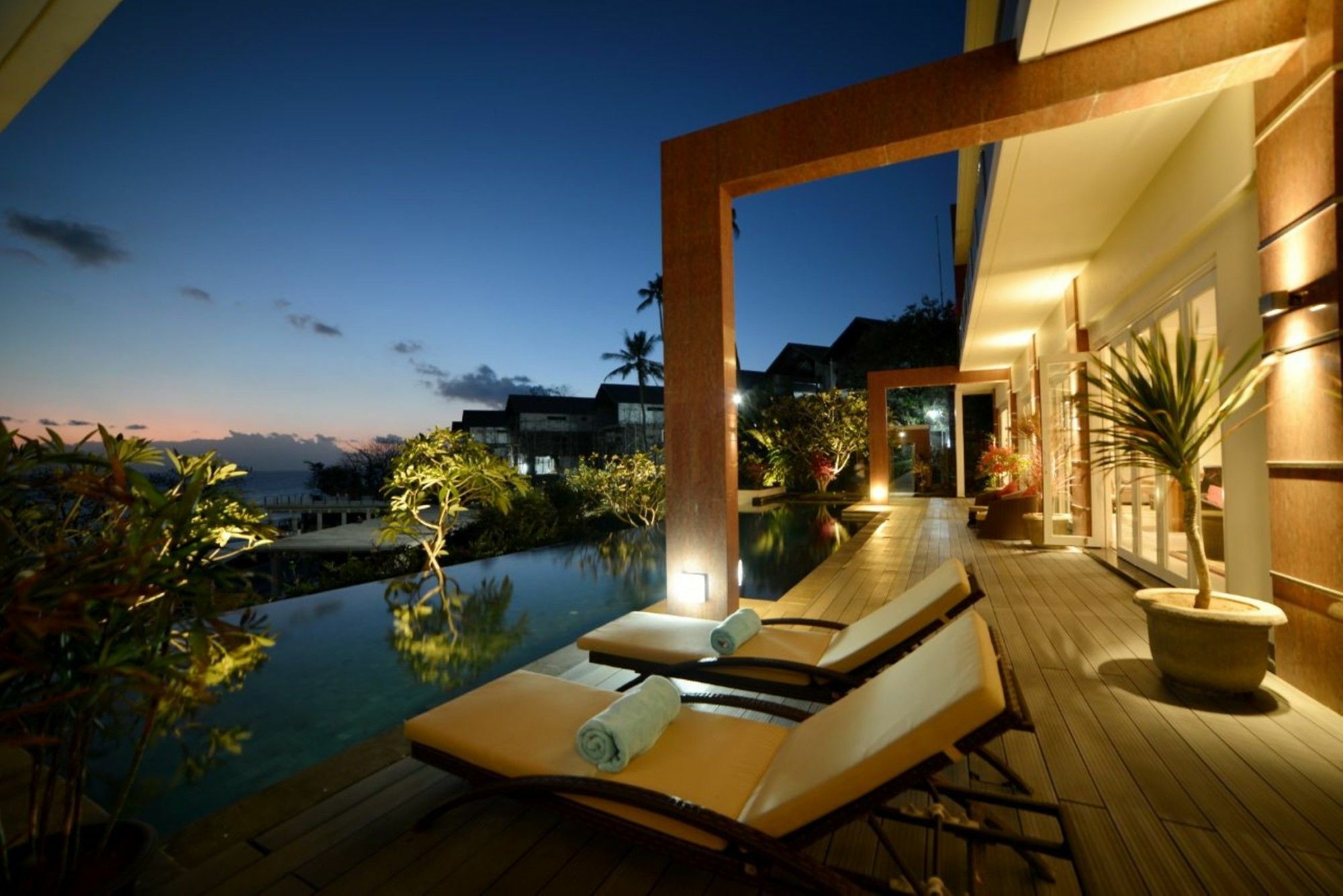 Rajavilla Lombok Resort - Seaside Serenity Senggigi Exterior foto